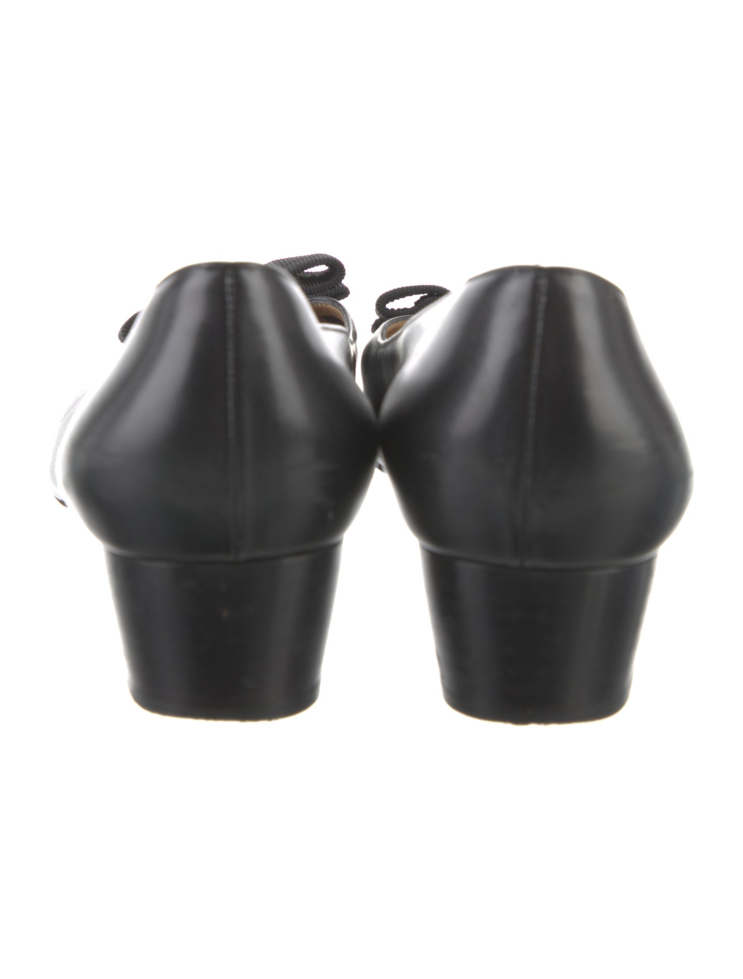 Salvatore Ferragamo Vara Bow Accent Leather Pumps